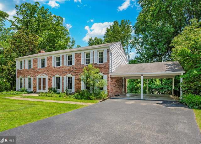 Property at 302 Notley Ct, Silver Spring, MD 20905, 6 beds, 2.5 baths
