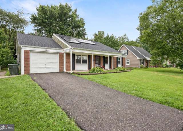Property at 36 Gallaway Ln, Willingboro, NJ 08046, 3 beds, 2 baths