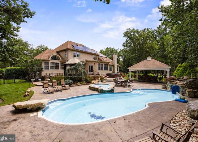 Property at 372 Atsion Rd, Shamong, NJ 08088, 4 beds, 3.5 baths