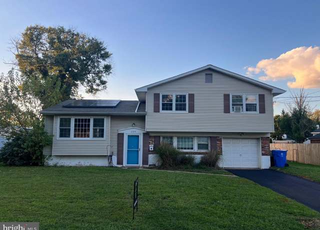 Property at 204 N Harrison Ave, Beverly, NJ 08010, 4 beds, 1.5 baths