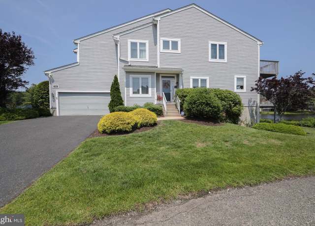 Property at 1504 Champlain Dr, Voorhees, NJ 08043, 3 beds, 2.5 baths