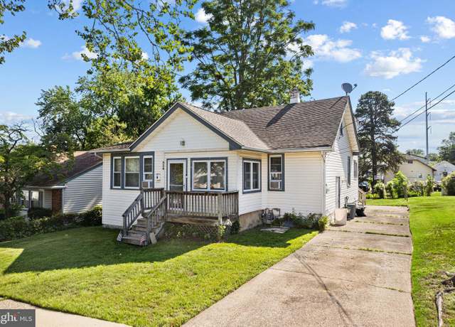 Property at 328 N Oakland Ave, Runnemede, NJ 08078, 4 beds, 2 baths