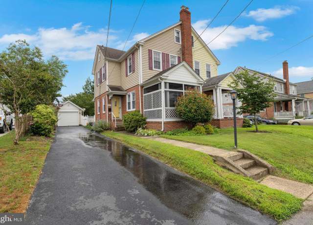Property at 428 S Jackson St, Woodbury, NJ 08096, 2 beds, 1 bath