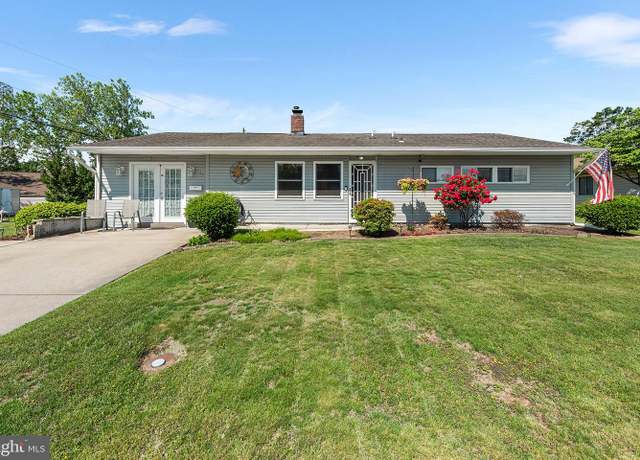 Property at 15 Dewberry Ln, Levittown, PA 19055, 3 beds, 1.5 baths