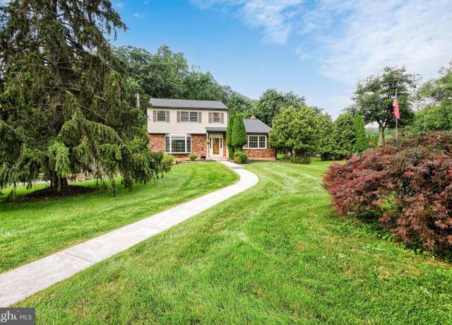 Property at 240 Biddle Dr, Exton, PA 19341, 4 beds, 2.5 baths