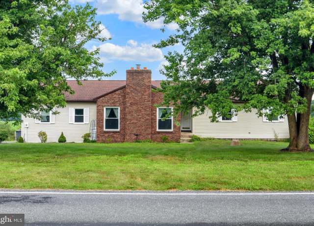 Property at 8806 Devonshire Heights Rd, Hummelstown, PA 17036, 5 beds, 3 baths