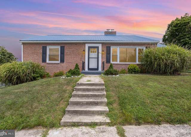 Property at 225 W King Street St, Waynesboro, PA 17268, 2 beds, 2 baths
