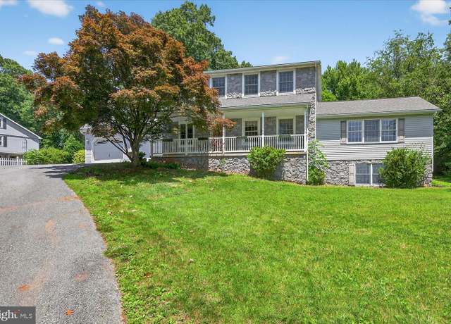 Property at 300 Black Horse Rd, Reinholds, PA 17569, 5 beds, 2.5 baths
