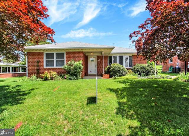 Property at 217 Willow St, Hanover, PA 17331, 3 beds, 2 baths