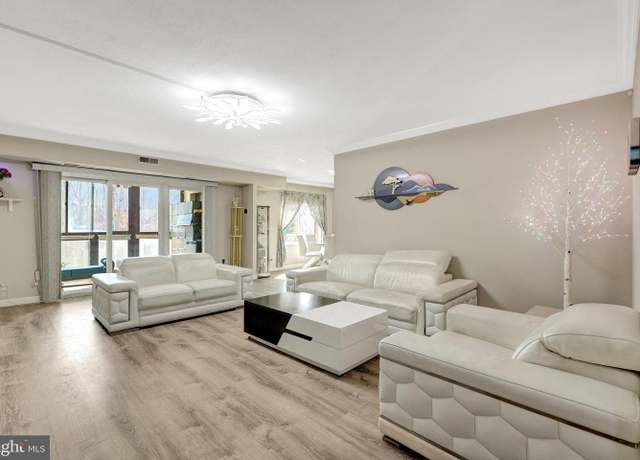 Property at 8340 Greensboro Dr #112, Mclean, VA 22102, 3 beds, 2 baths
