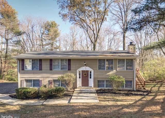 Property at 10814 Oldfield Dr, Reston, VA 20191, 4 beds, 3 baths