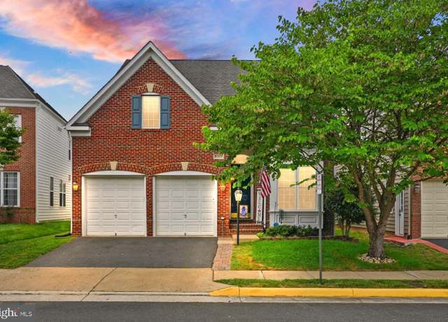 Property at 8317 Middle Ruddings Dr, Lorton, VA 22079, 5 beds, 4.5 baths