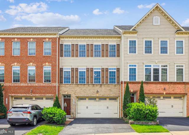 Property at 42621 Offenham Ter, Chantilly, VA 20152, 4 beds, 3.5 baths