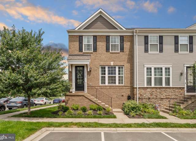 Property at 10758 Hinton Way, Manassas, VA 20112, 4 beds, 3.5 baths