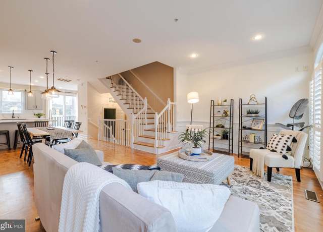 Property at 1266 Harbor Island Walk, Baltimore, MD 21230, 3 beds, 3.5 baths