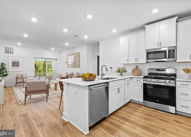 Property at 28311 Radford Ct, Monroe Township, NJ 08831, 2 beds, 2 baths