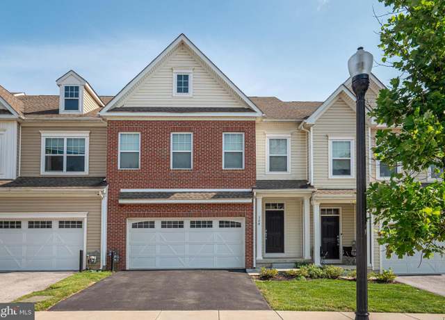 Property at 108 Bowery Ln, Downingtown, PA 19335, 3 beds, 2.5 baths