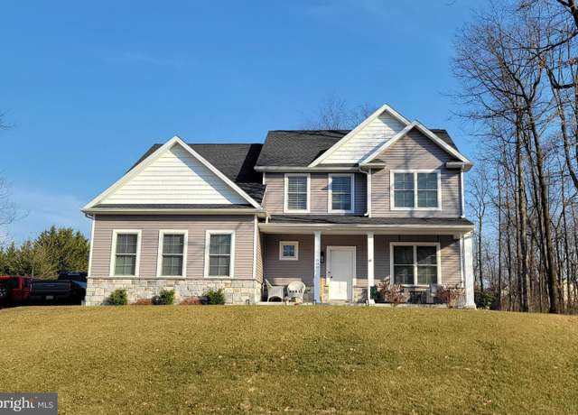 Property at 808 Mahantango Dr, Chambersburg, PA 17202, 4 beds, 2.5 baths