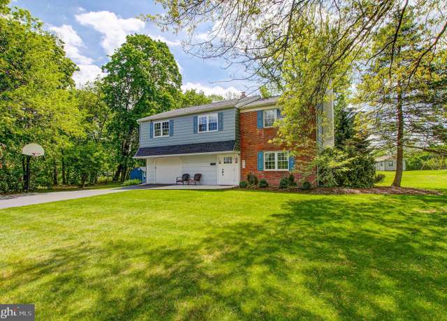 Property at 430 Erie Ave, Telford, PA 18969, 3 beds, 1.5 baths