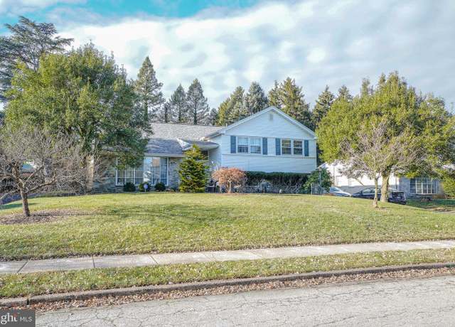 Property at 245 Barclay Cir, Cheltenham, PA 19012, 6 beds, 3.5 baths