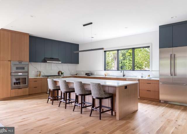 Property at 7526 Fisher Dr, Falls Church, VA 22043, 6 beds, 4.5 baths