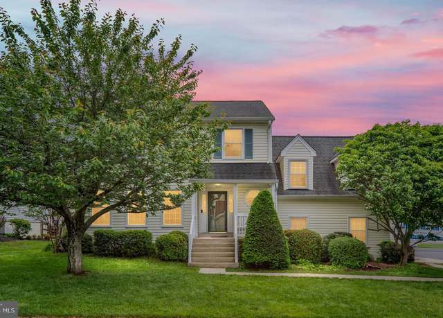 Property at 5229 Woodleaf Ct, Centreville, VA 20120, 4 beds, 3.5 baths
