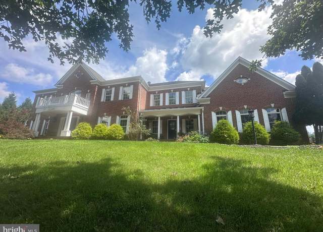 Property at 36380 Heskett Ln, Hillsboro, VA 20132, 5 beds, 5.5 baths