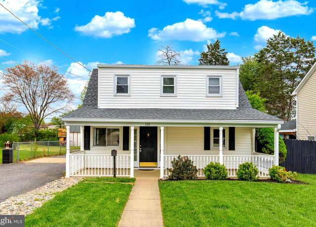 Property at 120 Polk Dr, Manassas Park, VA 20111, 3 beds, 2.5 baths