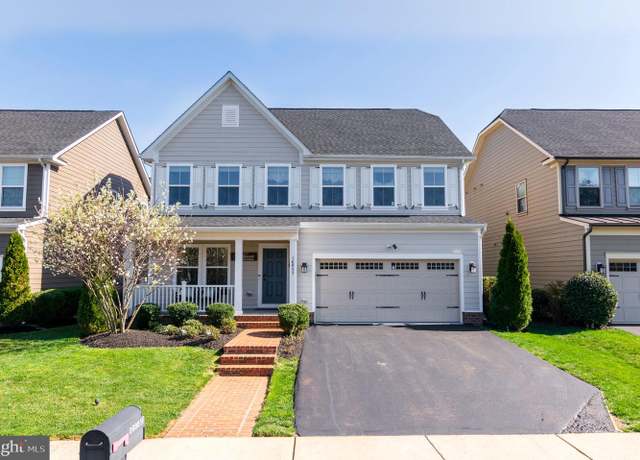 Property at 16957 Takeaway Ln, Dumfries, VA 22026, 5 beds, 3.5 baths