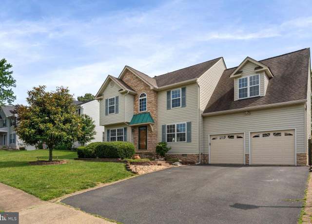 Property at 10 Sassafras Ln, Stafford, VA 22554, 5 beds, 2.5 baths
