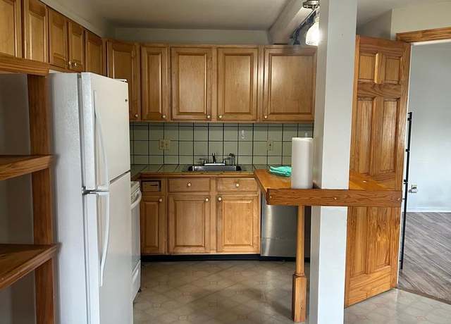 Property at 17 Barlow Ave, Gloucester City, NJ 08030, 2 beds, 2 baths