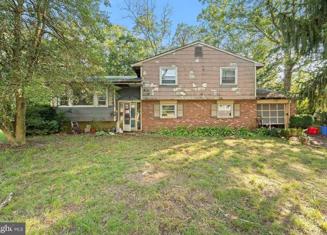 Property at 15 Harvard Rd, Atco, NJ 08004, 3 beds, 1.5 baths