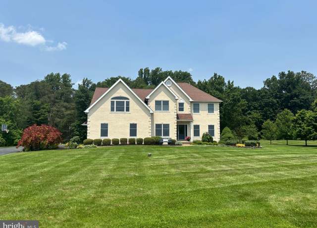 Property at 21 Shara Ln, Pennington, NJ 08534, 4 beds, 2.5 baths