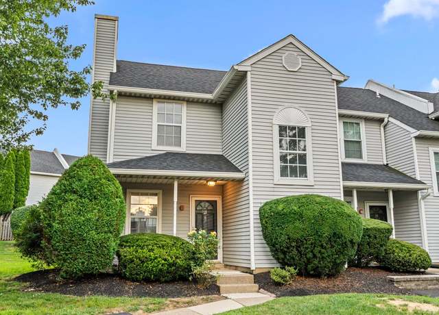 Property at 21 Eaton Ct, Newtown, PA 18940, 2 beds, 2.5 baths