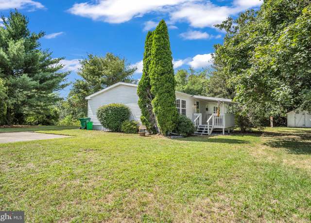 Property at 145 Tower Cir, Carlisle, PA 17013, 3 beds, 2 baths