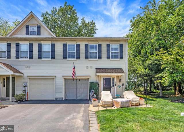 Property at 102 Red Oak Ct, Honey Brook, PA 19344, 4 beds, 2.5 baths