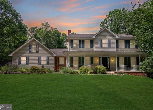 Property at 8 Winding Way, Denver, PA 17517, 4 beds, 2.5 baths
