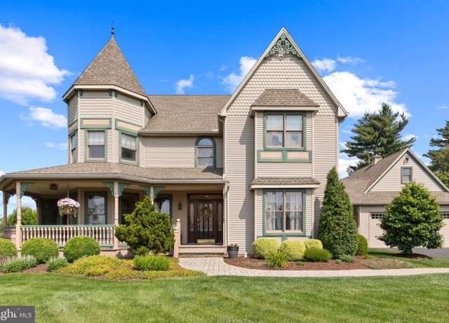 Property at 13 N Clearview Dr, Palmyra, PA 17078, 3 beds, 3 baths