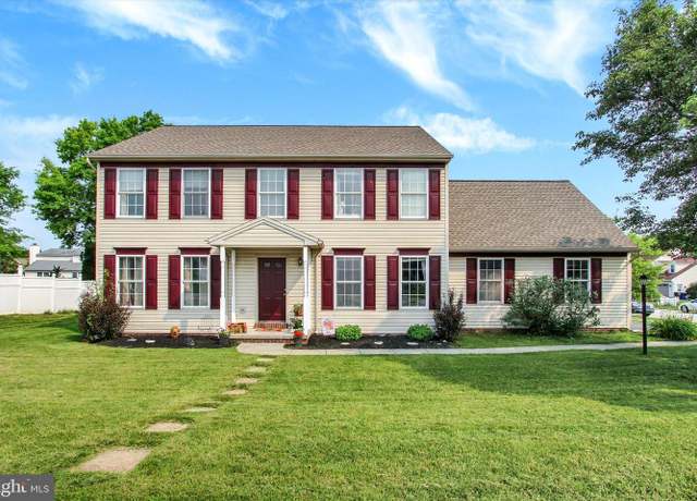 Property at 2785 Sparrow Dr, York, PA 17408, 4 beds, 2.5 baths