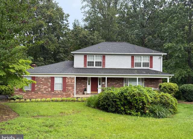 Property at 5761 Wilshire Dr, Warrenton, VA 20187, 3 beds, 2.5 baths