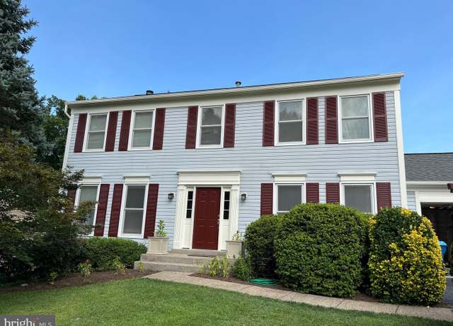 Property at 1459 Kingsvale Cir, Herndon, VA 20170, 4 beds, 2.5 baths