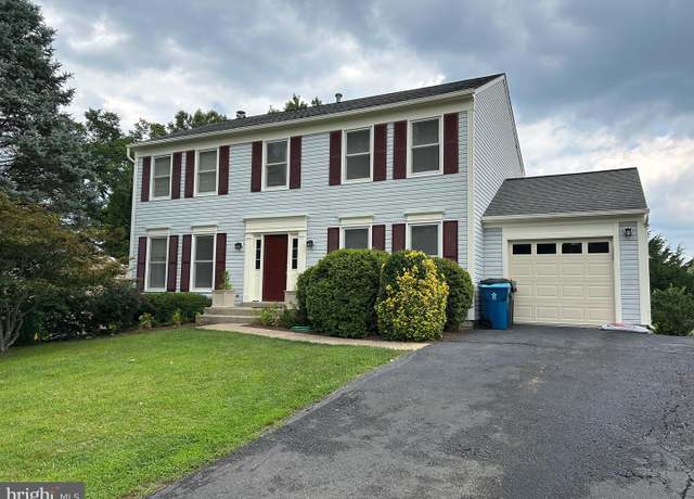 Property at 1459 Kingsvale Cir, Herndon, VA 20170, 4 beds, 2.5 baths
