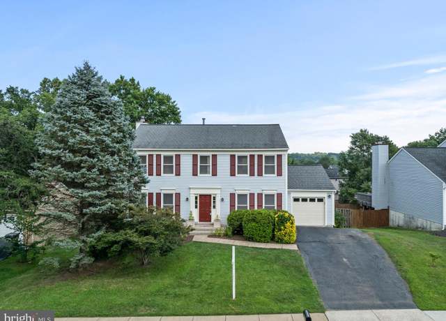Property at 1459 Kingsvale Cir, Herndon, VA 20170, 4 beds, 2.5 baths