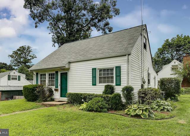 Property at 114 Colburn Dr, Manassas Park, VA 20111, 4 beds, 2 baths