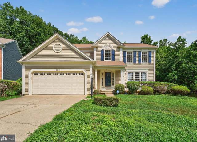 Property at 2902 Chevoit Hill Ct, Woodbridge, VA 22191, 4 beds, 2.5 baths