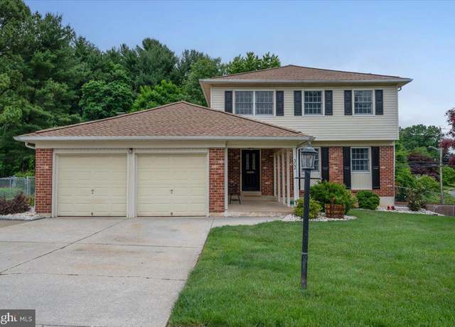 Property at 302 Stamford Dr, Newark, DE 19711, 4 beds, 2.5 baths