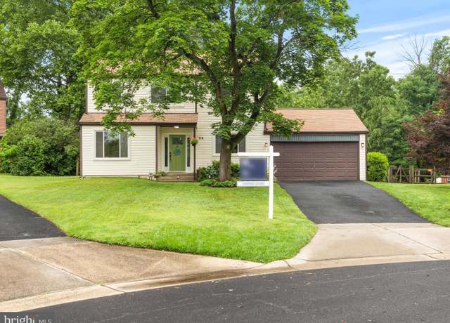 Property at 34 Walnutwood Ct, Germantown, MD 20874, 4 beds, 2.5 baths