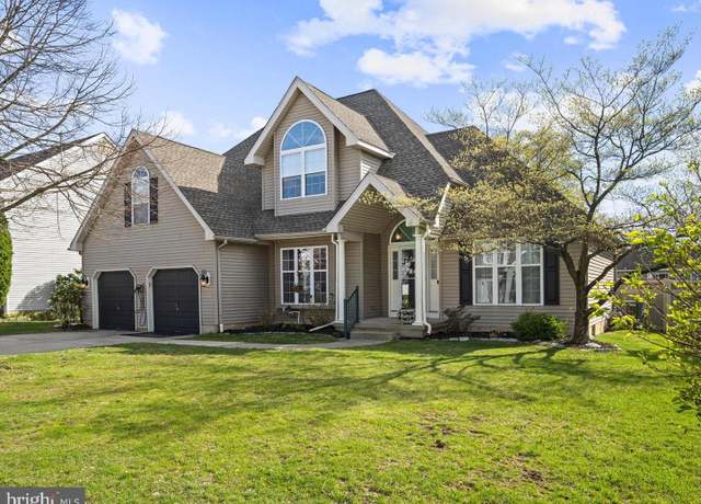 Property at 5 Heathrow Ct, Blackwood, NJ 08012, 4 beds, 2.5 baths