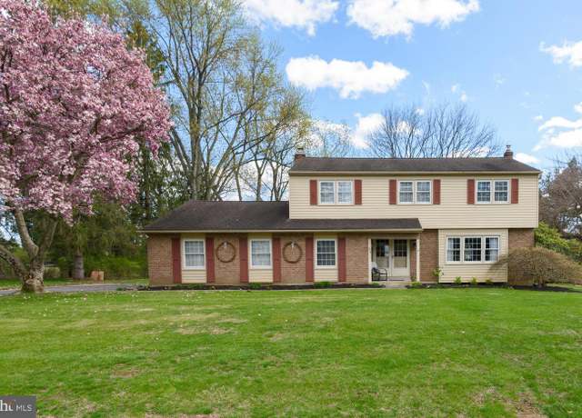 Property at 454 Gateswood Dr, West Chester, PA 19380, 4 beds, 2.5 baths