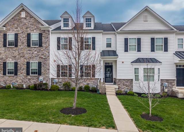 Property at 8 Margot Ln, Media, PA 19063, 4 beds, 3.5 baths